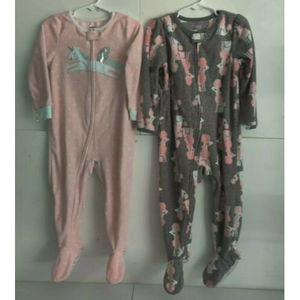 Lot of 2 Carters Girls 2T Pajamas Footed PJs Footie Fleece Cotton Pink Gray EUC